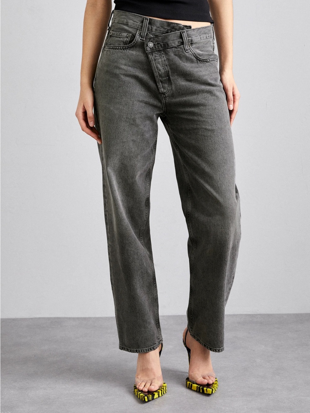 Agolde Jeans in Washed Charcoal Gray